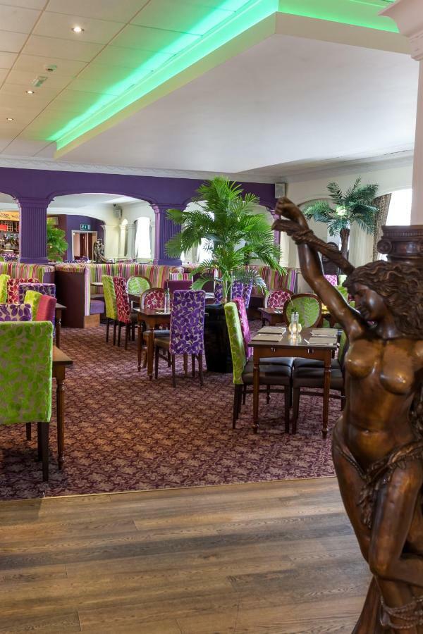 The Masons Arms Hotel Bridgend (Wales) Exterior foto