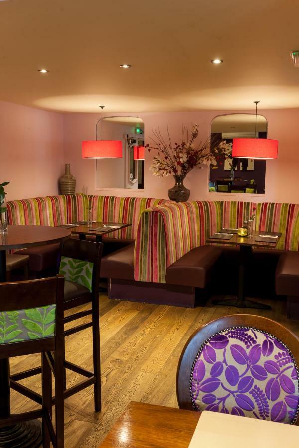 The Masons Arms Hotel Bridgend (Wales) Exterior foto